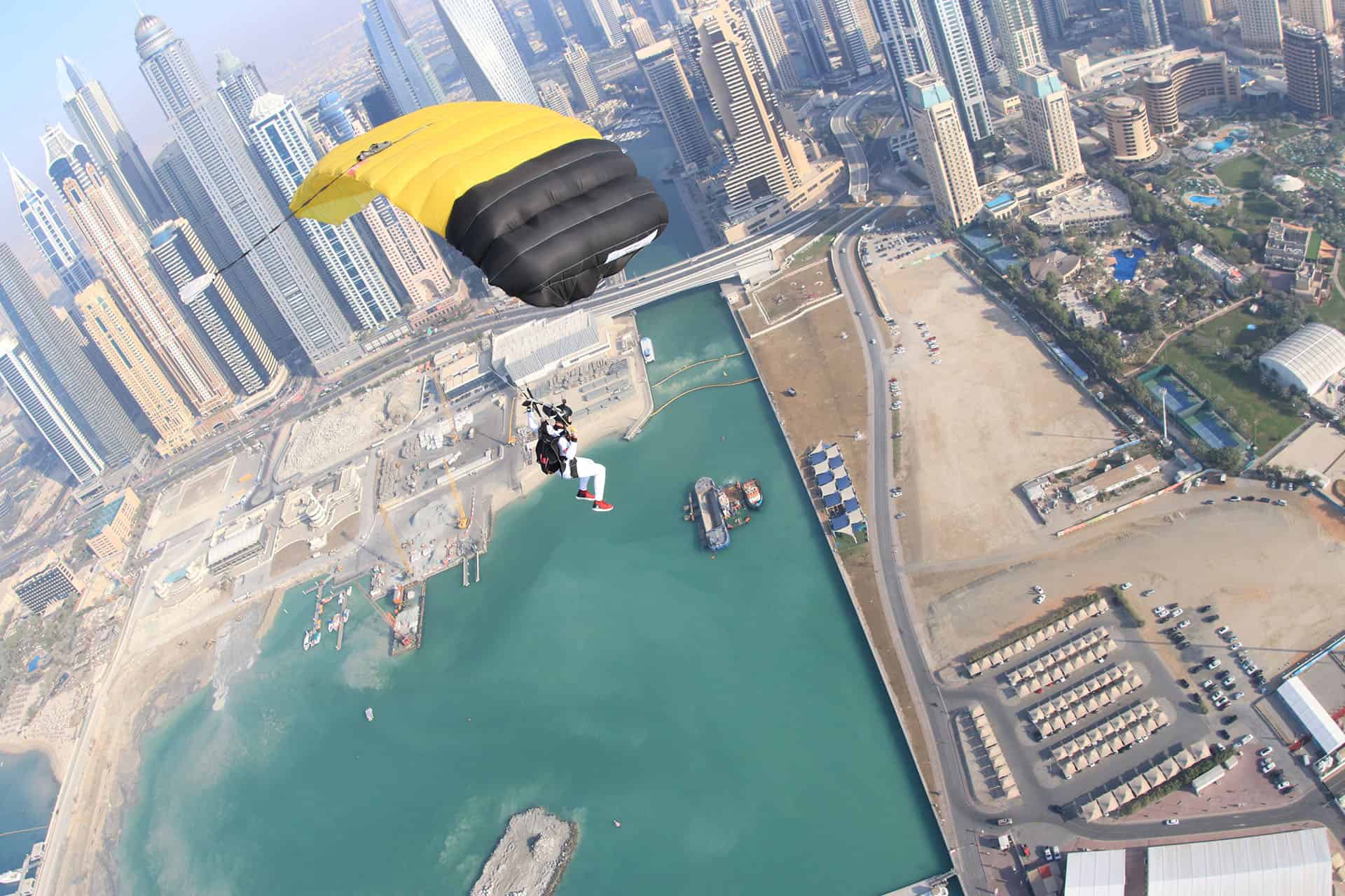 parachute dubai