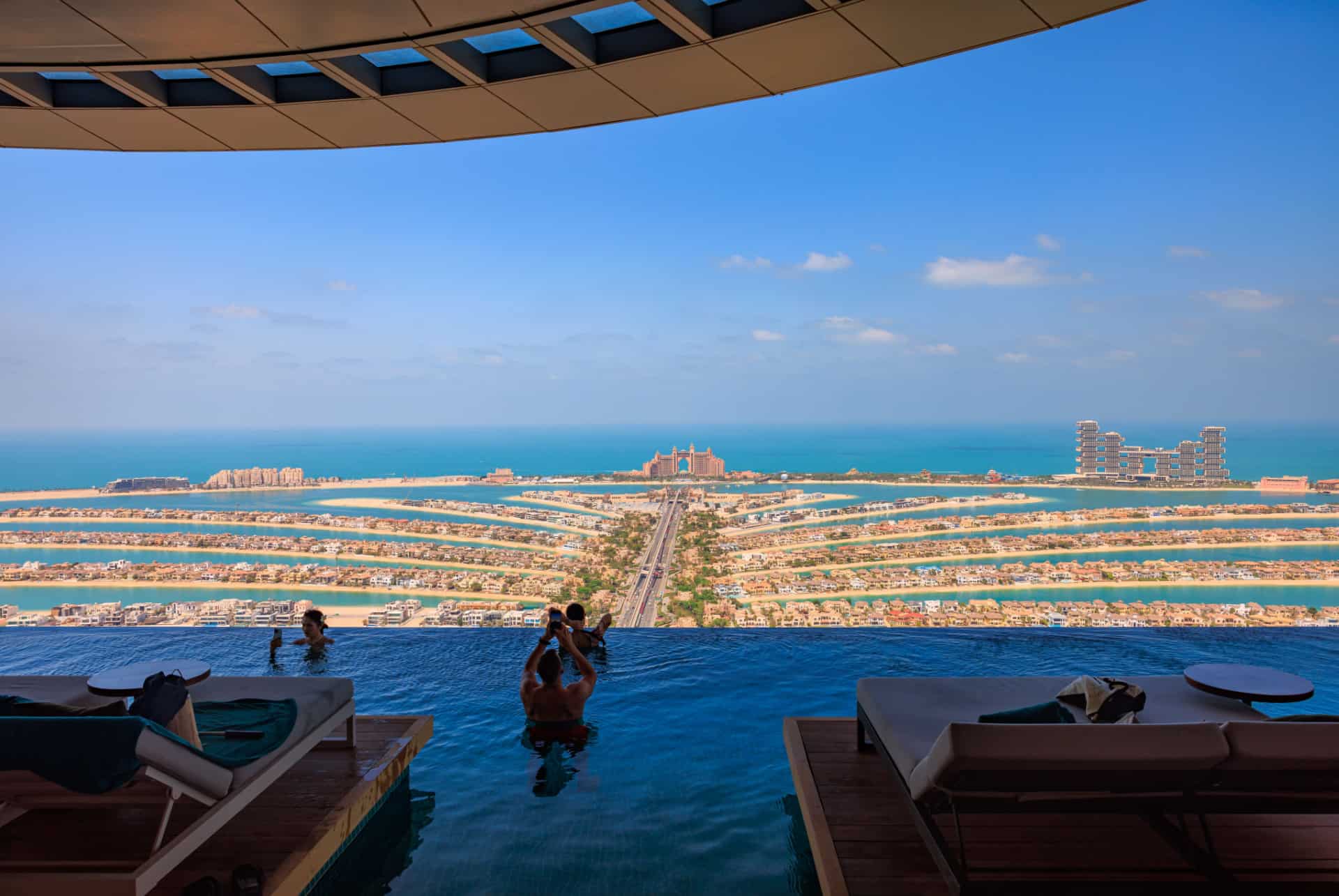 aura skypool