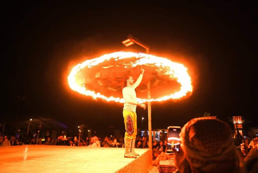 Dîner VIP dans le désert et spectacle traditionnel
