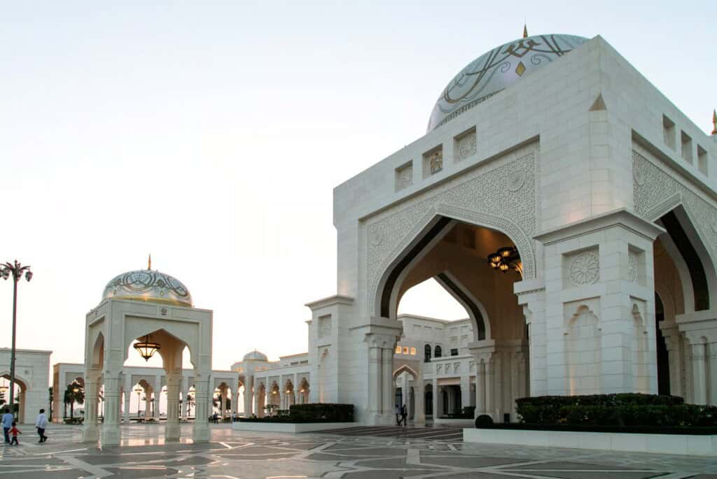 Entrée à la mosquée Sheikh Zayed + au palais Qasr Al Watan + Tour Etihad
