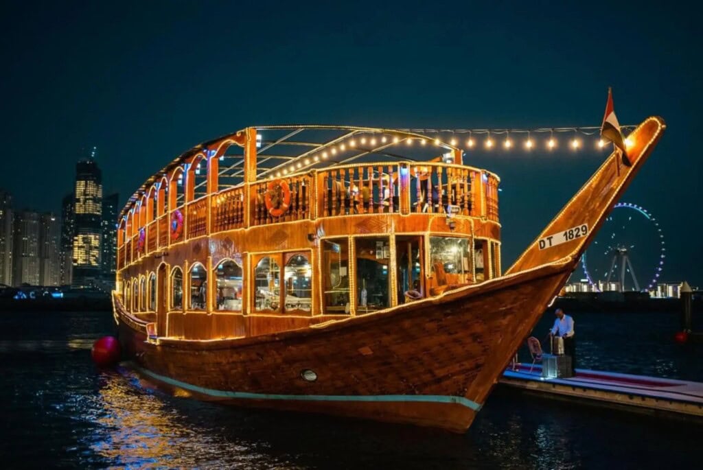 Croisière panoramique sur un bateau traditionnel