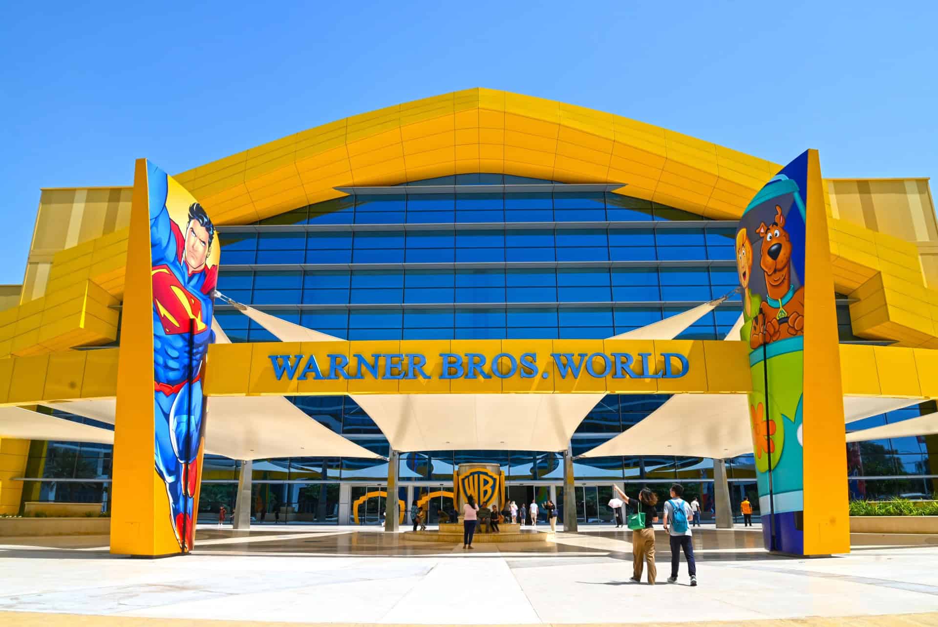 entree parc warner bros abu dhabi