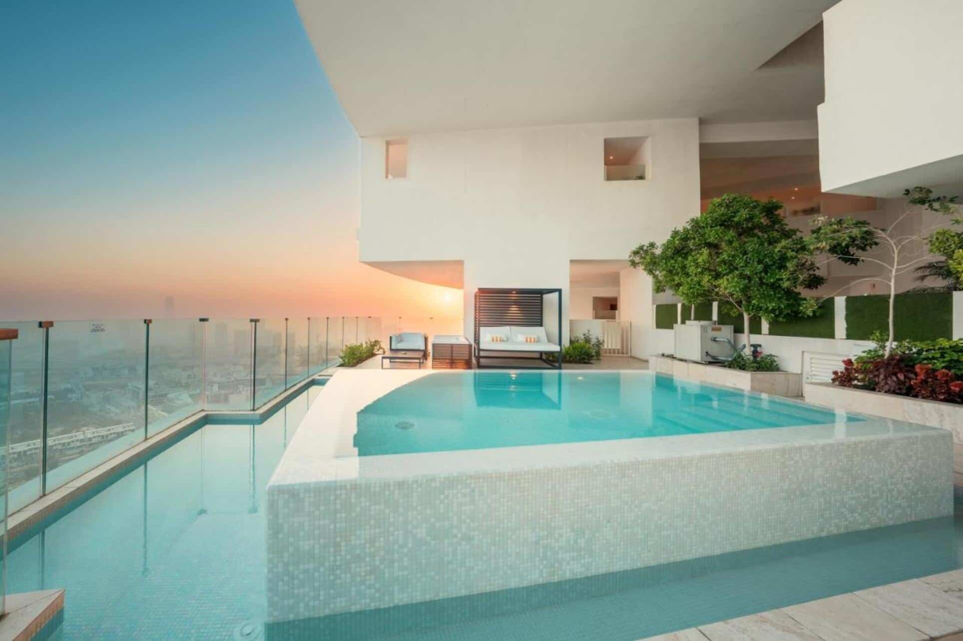 five jumeirah village piscine 