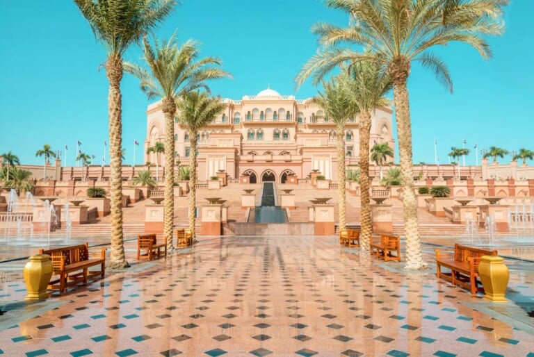 Entrée à la mosquée Sheikh Zayed + Heritage Village + Arrêt à l'Emirates Palace + Entrée à Ferrari World