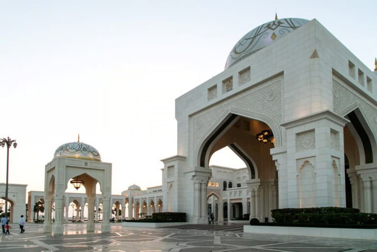 Entrée à la mosquée Sheikh Zayed + au palais Qasr Al Watan + Tour Etihad