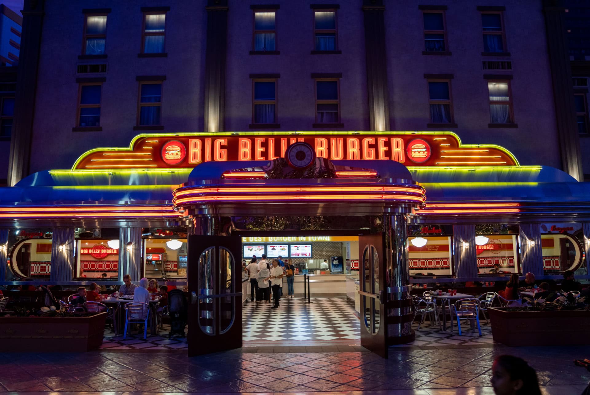 big belly burger warner bros abu dhabi big belly burger warner bros abu dhabi