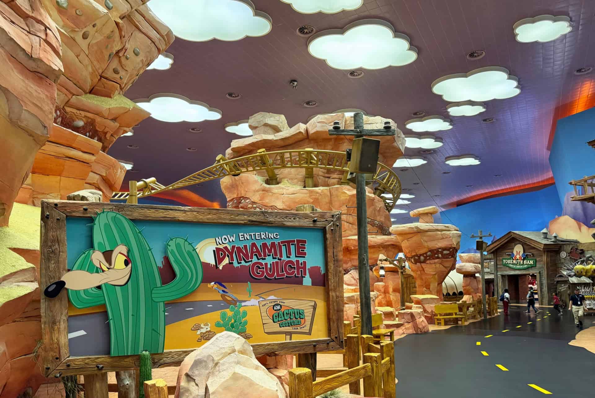 dynamite gulch warner bros abu dhabi dynamite gulch warner bros abu dhabi